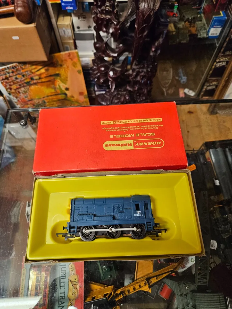 Hornby Triang OO Gauge Shunter - Image 1