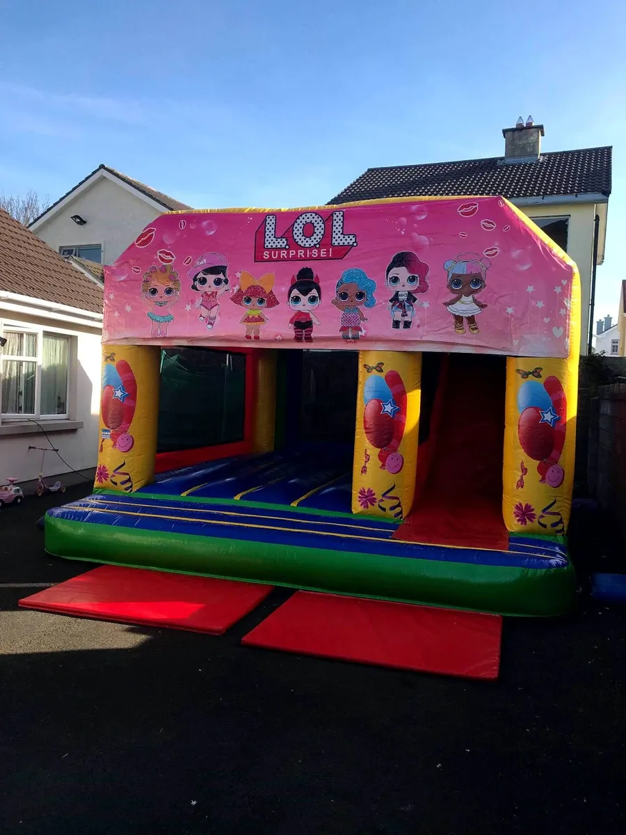 Bouncy castle - Image 2