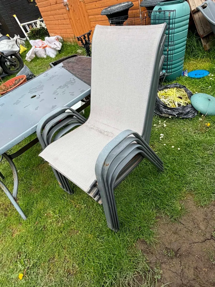 Garden table + 6 chairs - Image 2