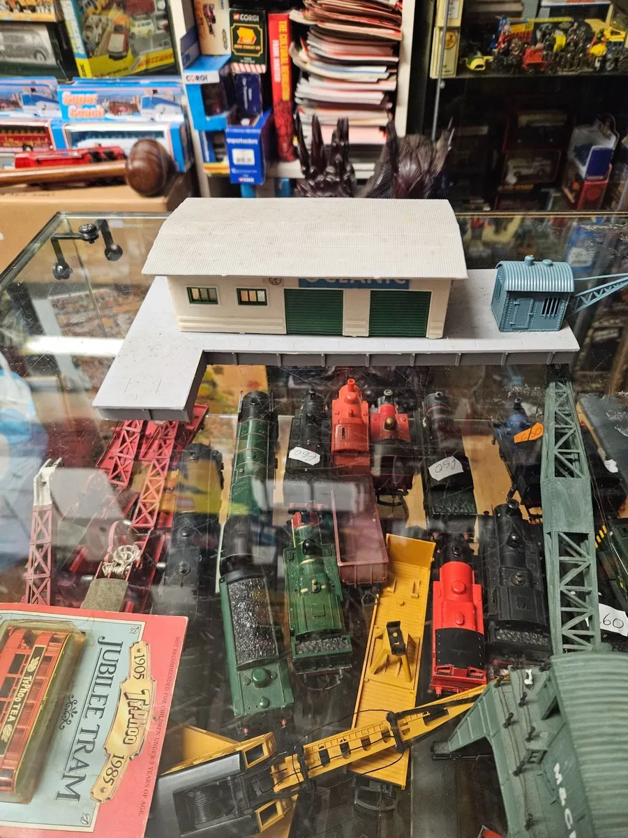 Hornby OO Gauge Goods Shed - Image 2