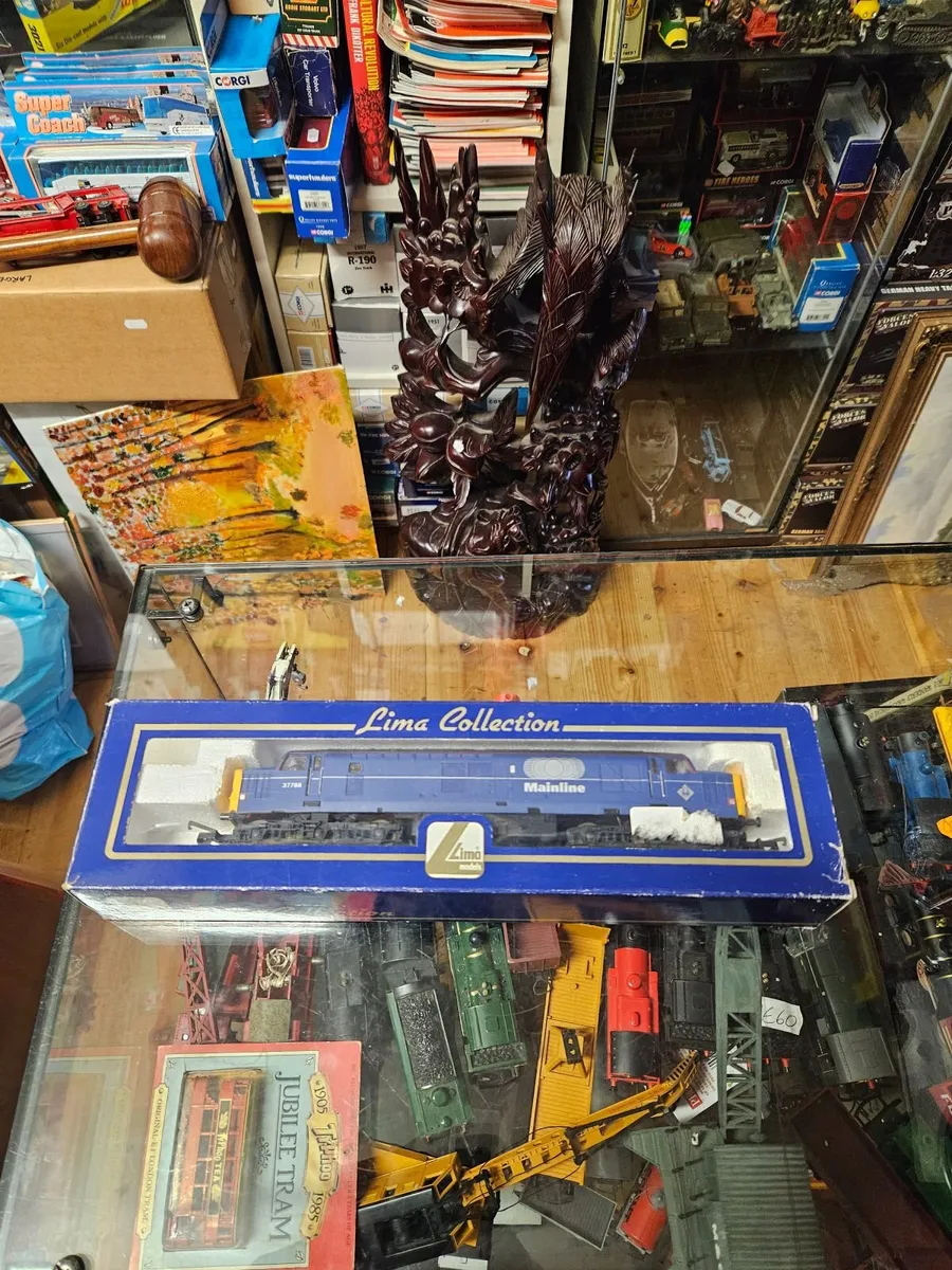 Hornby Lima OO Gauge Class 37 Engine - Image 1