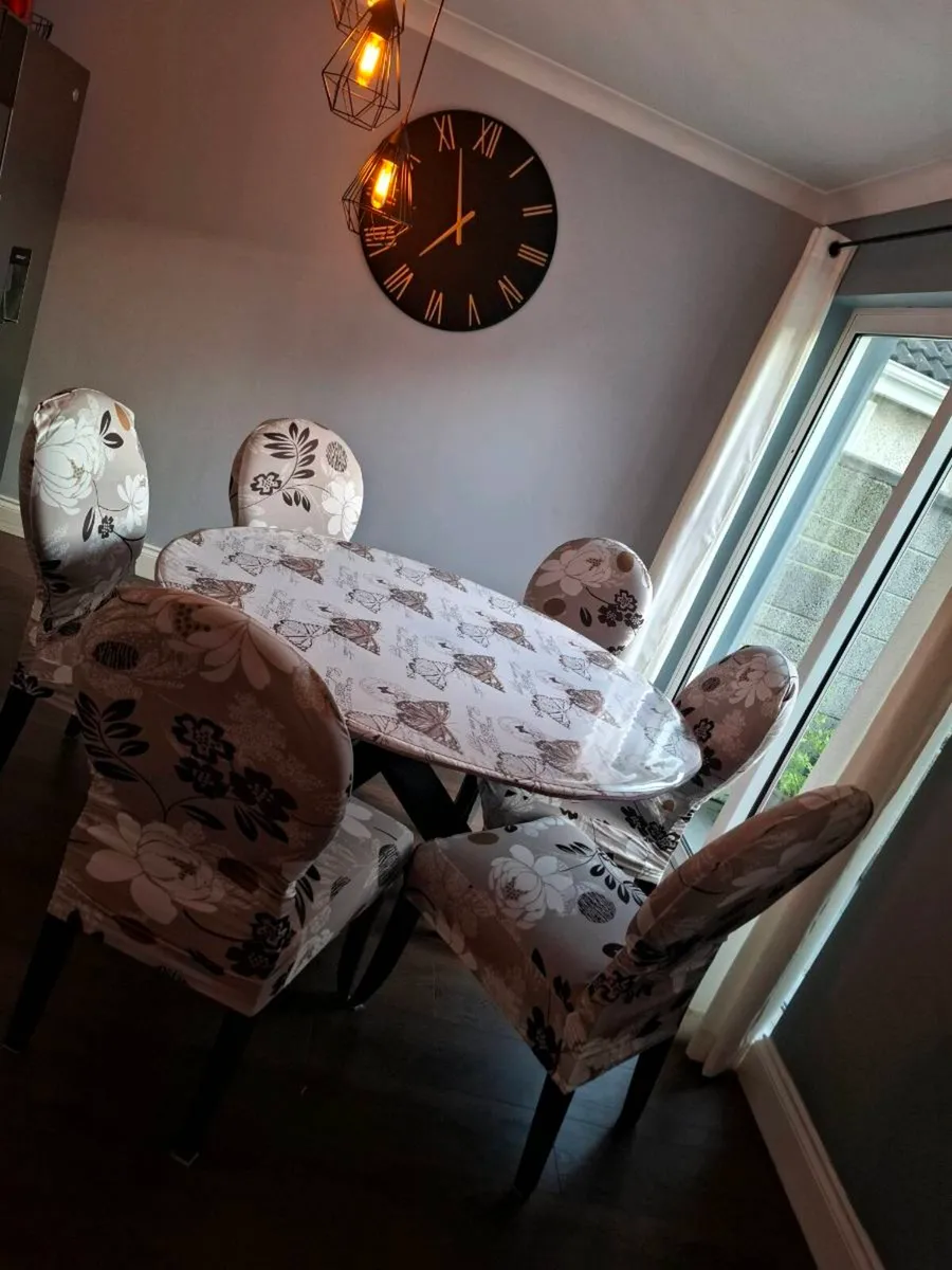 Glass table with 6 chairs - Image 2