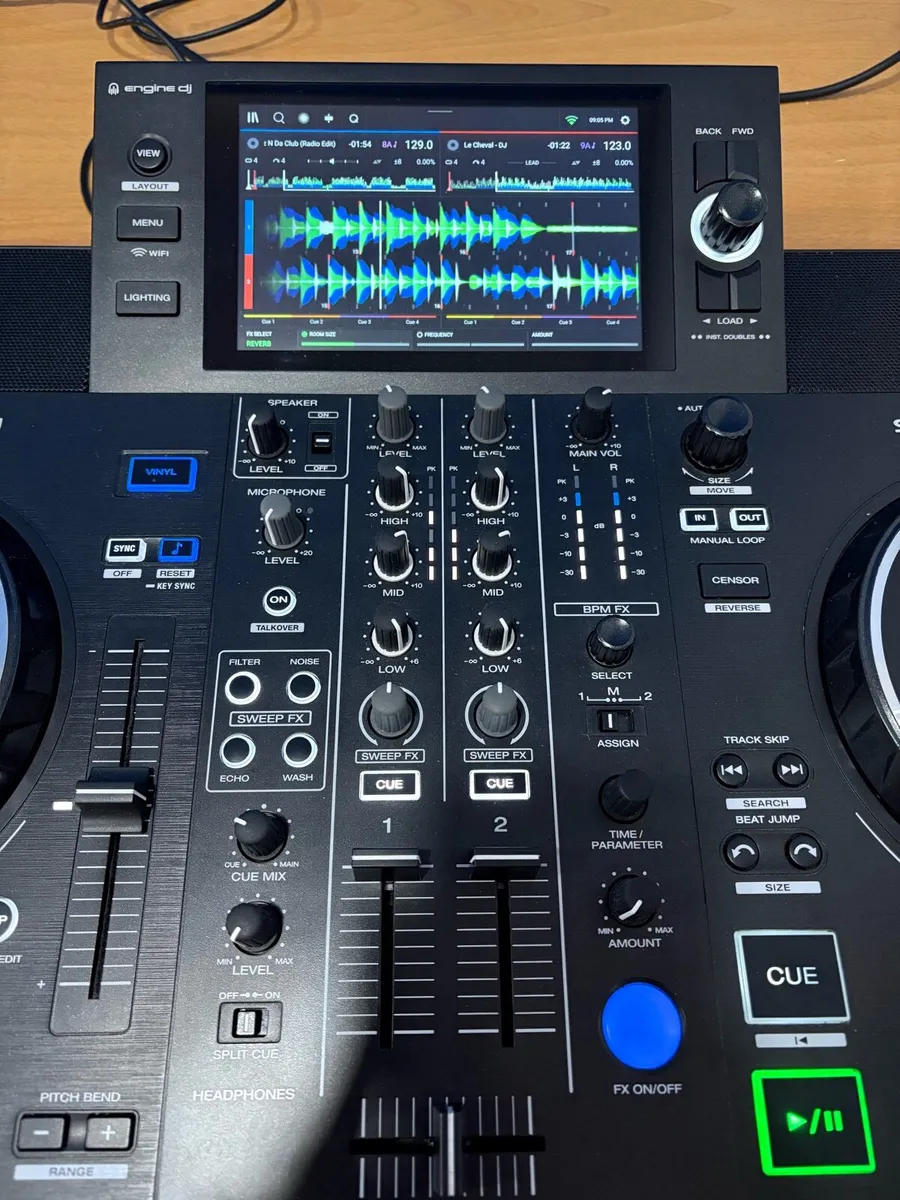 Denon dj decks sc live 2 including flight case - Image 2