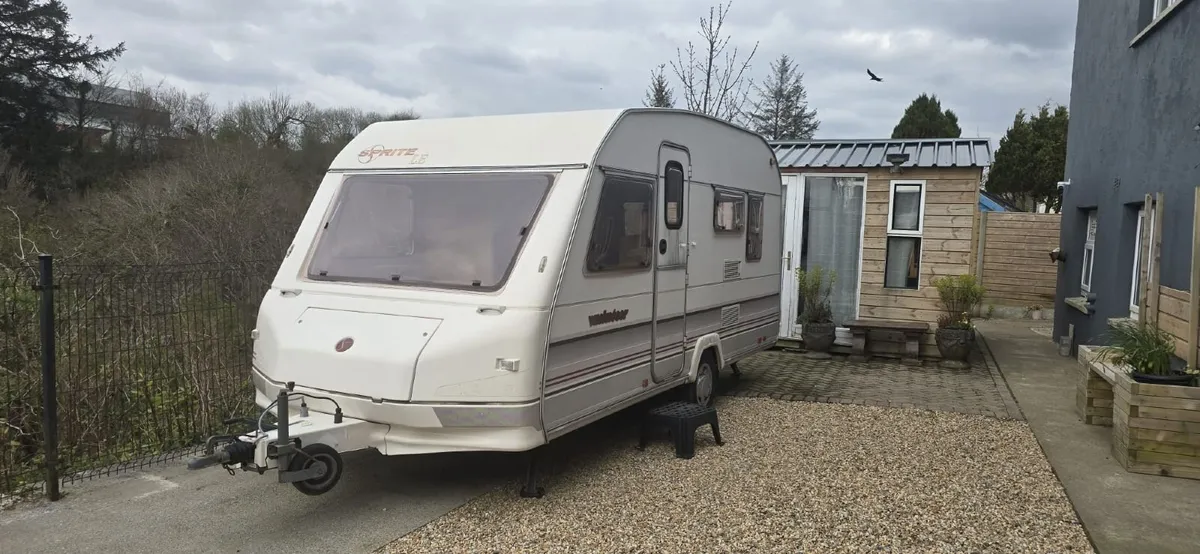 caravan 5 berth - Image 1