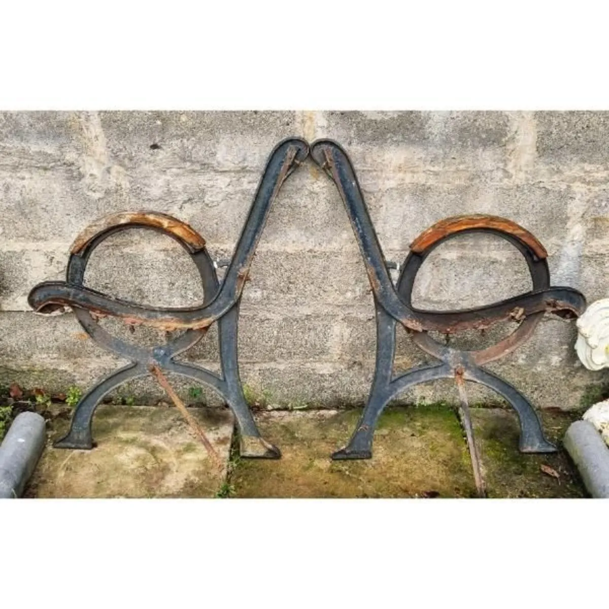 Cast Iron Bench Ends KAS1105 - Image 1
