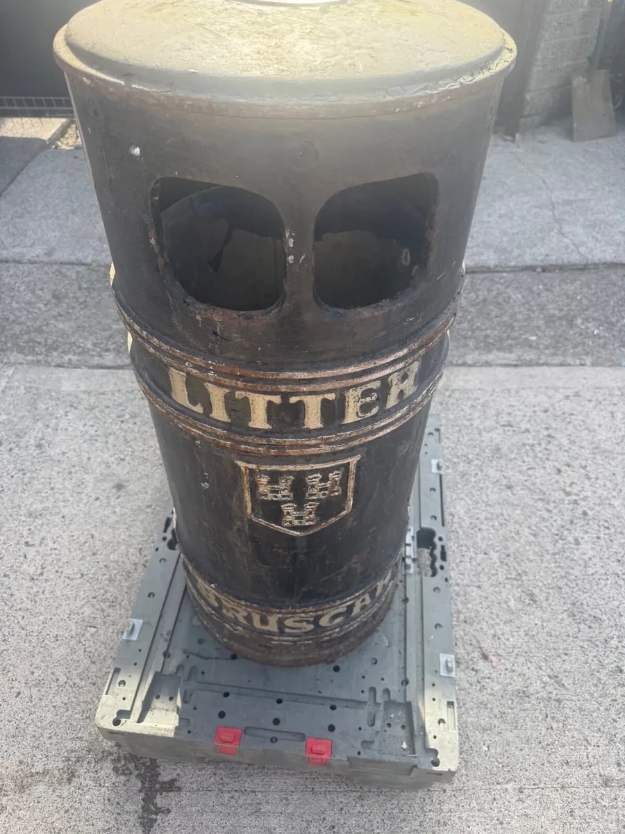 Vintage metal litter bin - Image 1