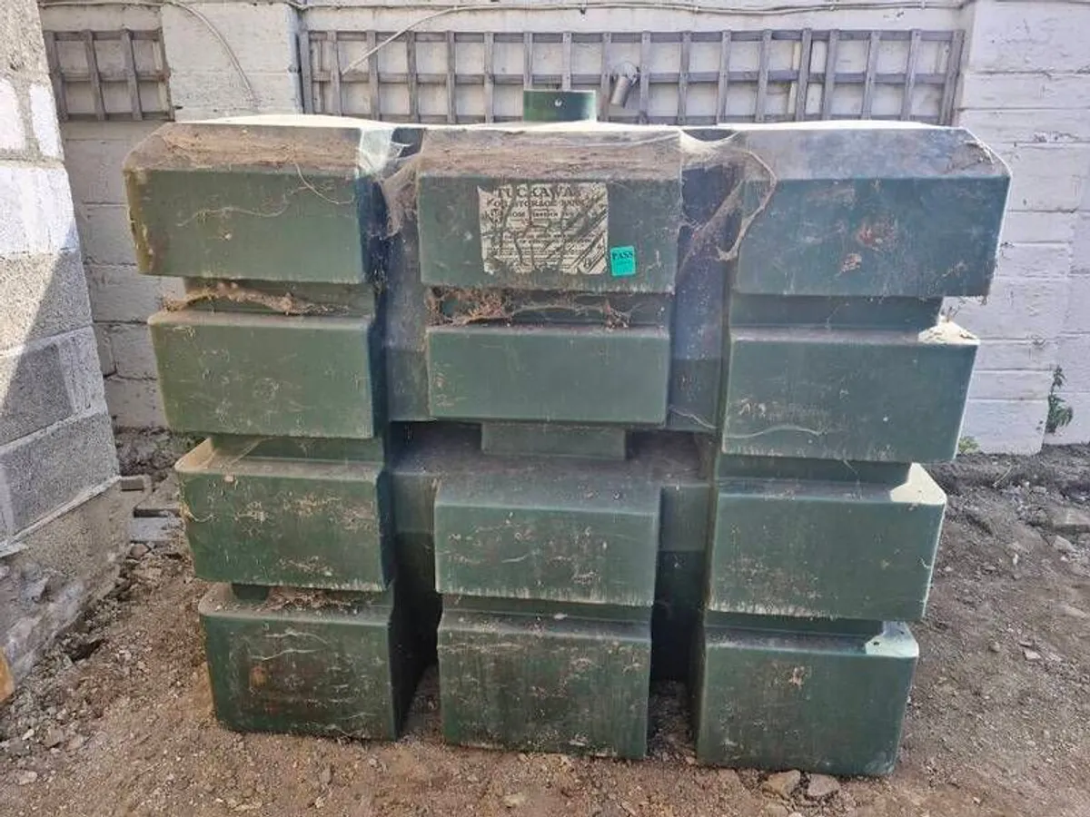 Oil Tank for sale - Image 1