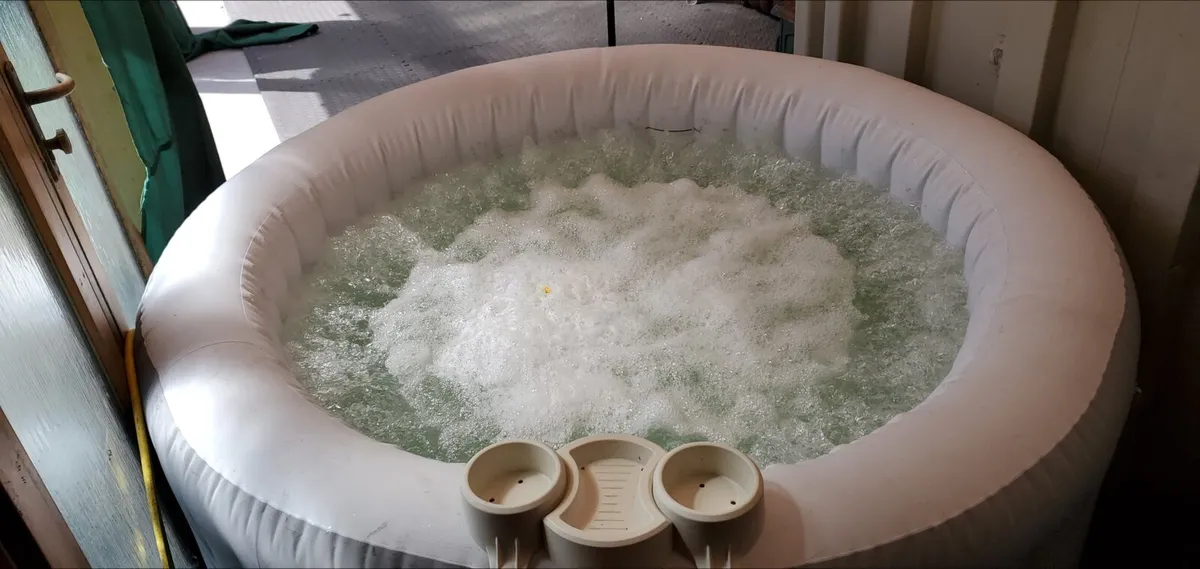Jacuzzi - Image 4