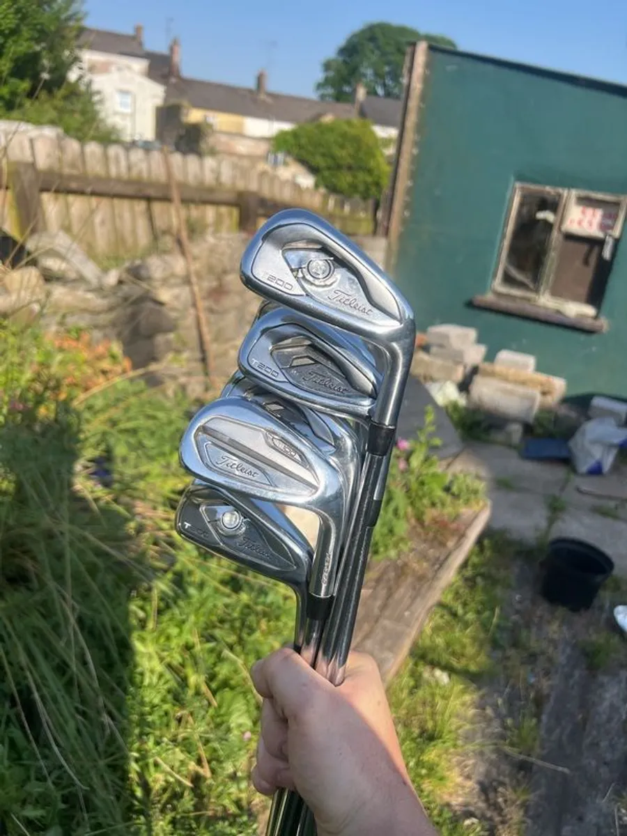 Titleist T200 Irons set - Image 1