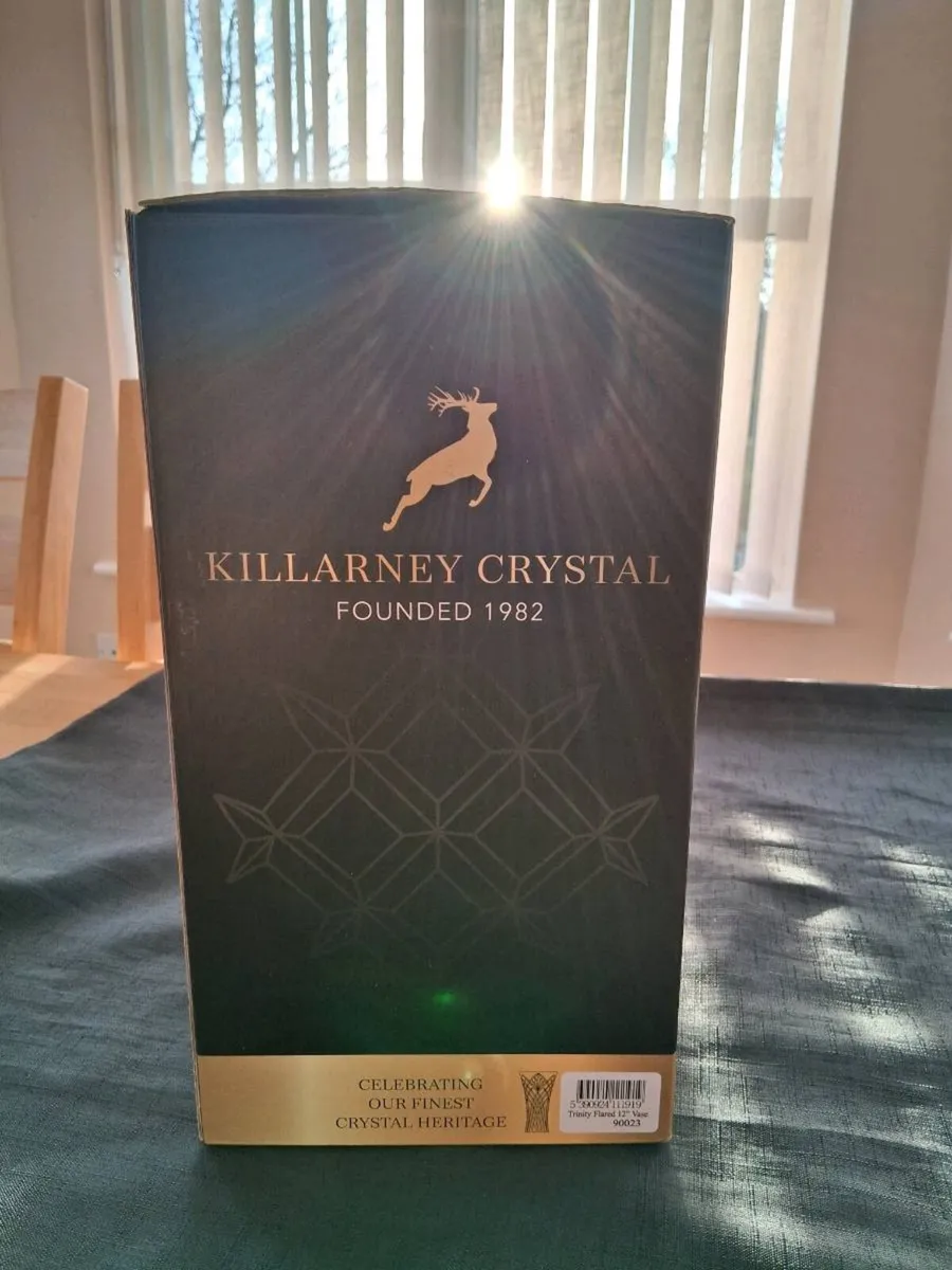 Killarney Crystal Trinity Vase - Image 3