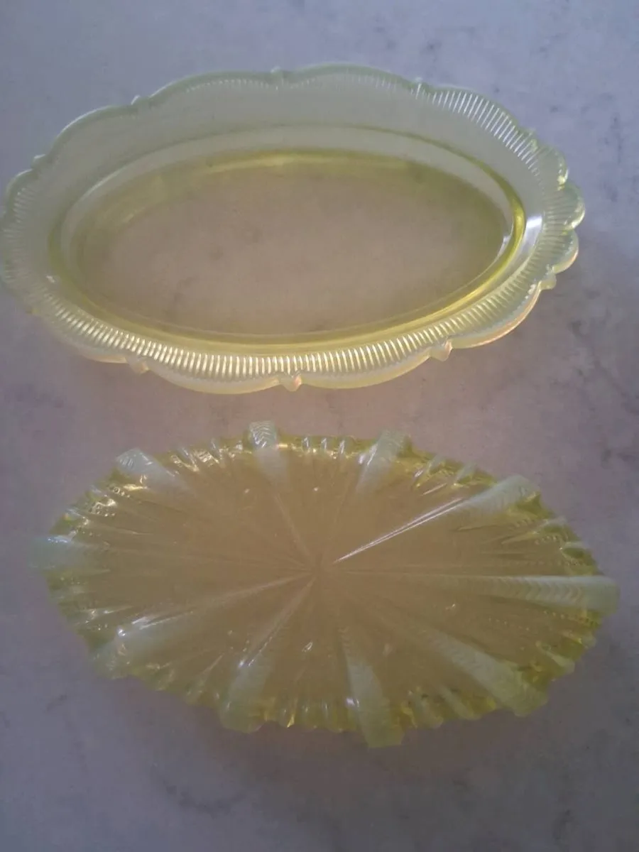 Fenton Glass butter didh - Image 1