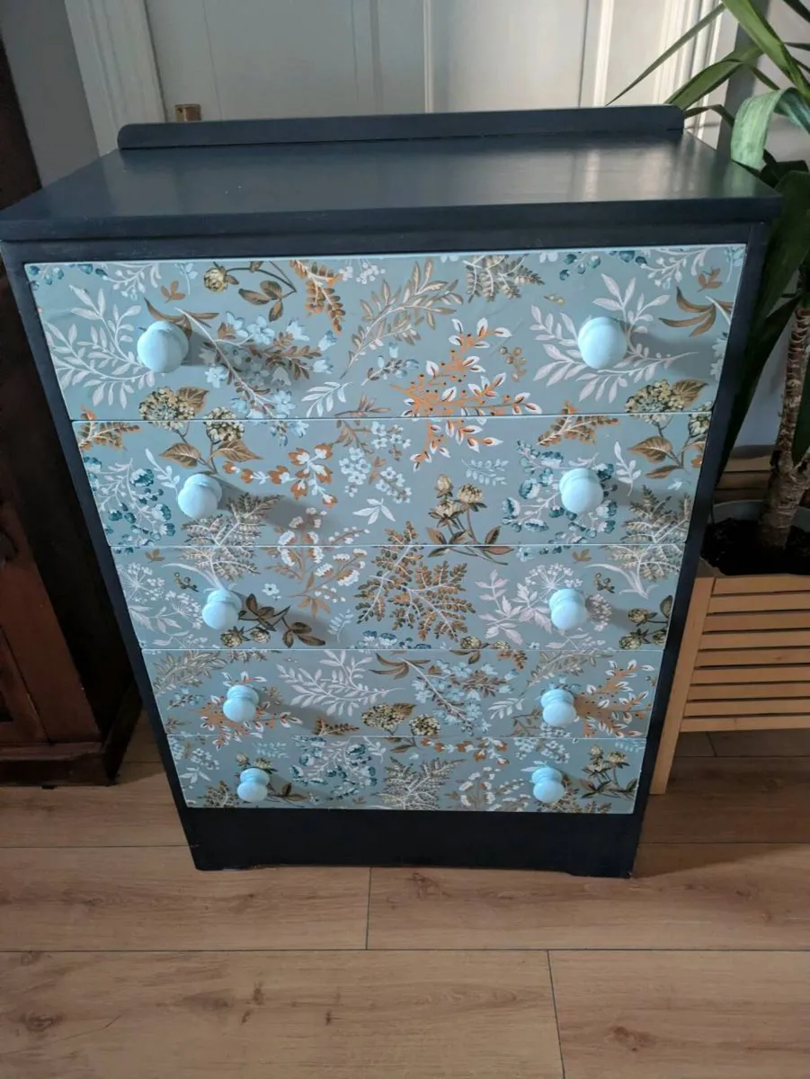 Chest of drawers - Image 2