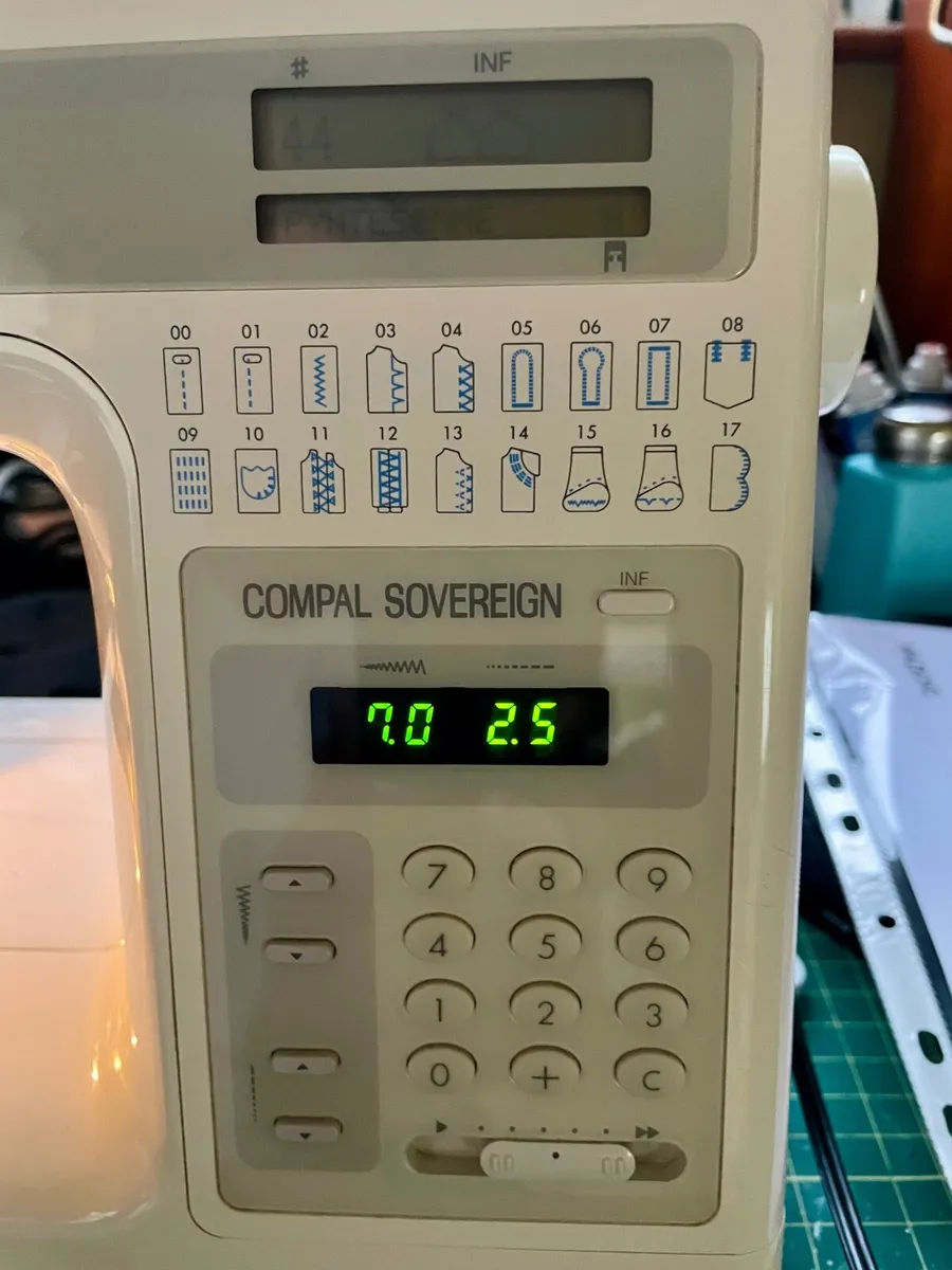 BROTHER Compal Sovereign Sewing machine - Serviced - Image 3
