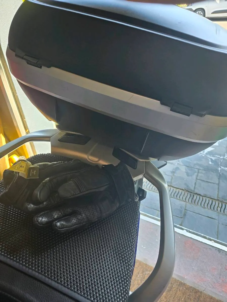 Givi top box - Image 4