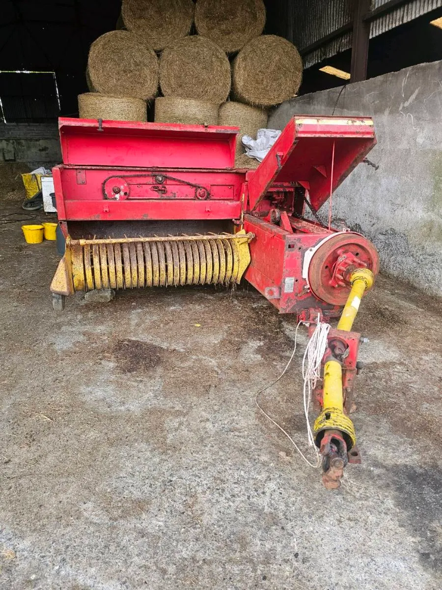 Newholland 376 Square baler for sale - Image 1