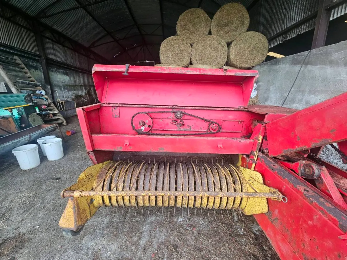 Newholland 376 Square baler for sale - Image 2