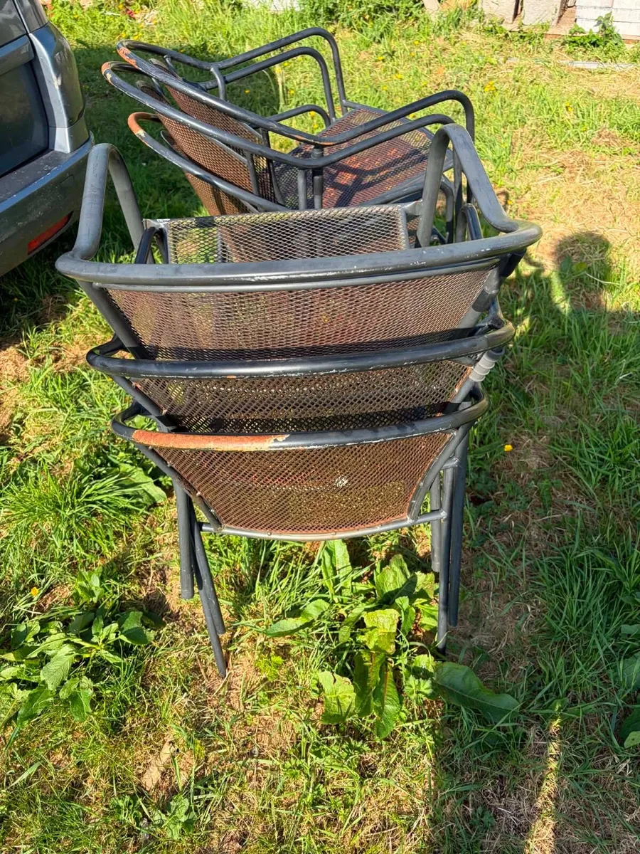 6 heavy iron chairs €80 - Image 3