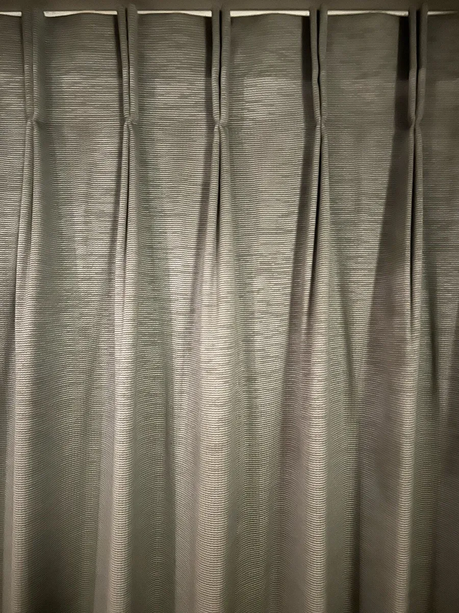 Curtains - Image 3