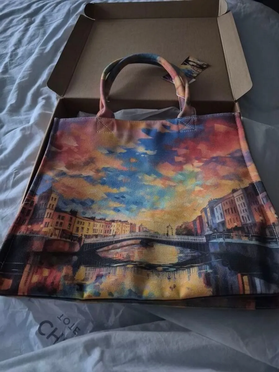'Chic Tote' - Image 2