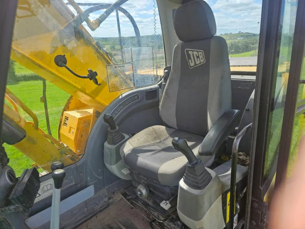 JCB JS200 LC 2007 - Image 4