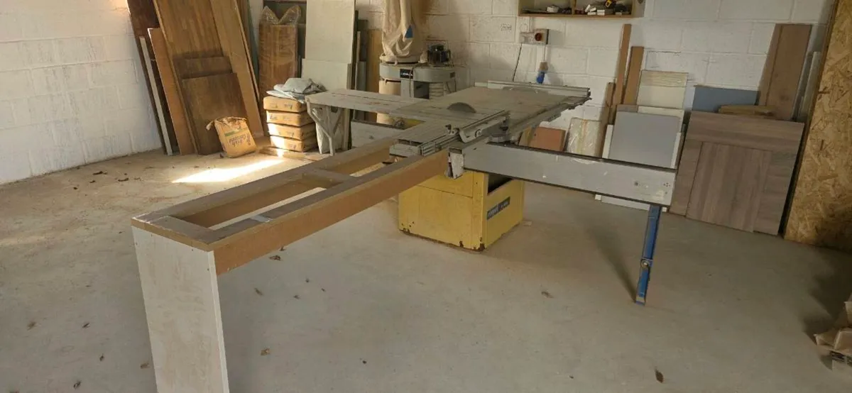 Table Saw - Image 3