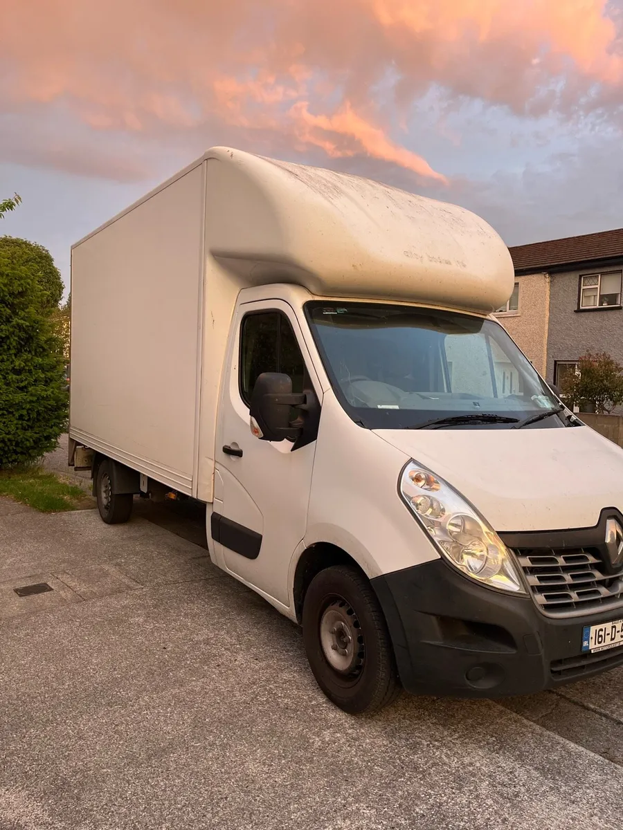 Renault master Box van with tail lift - Image 3