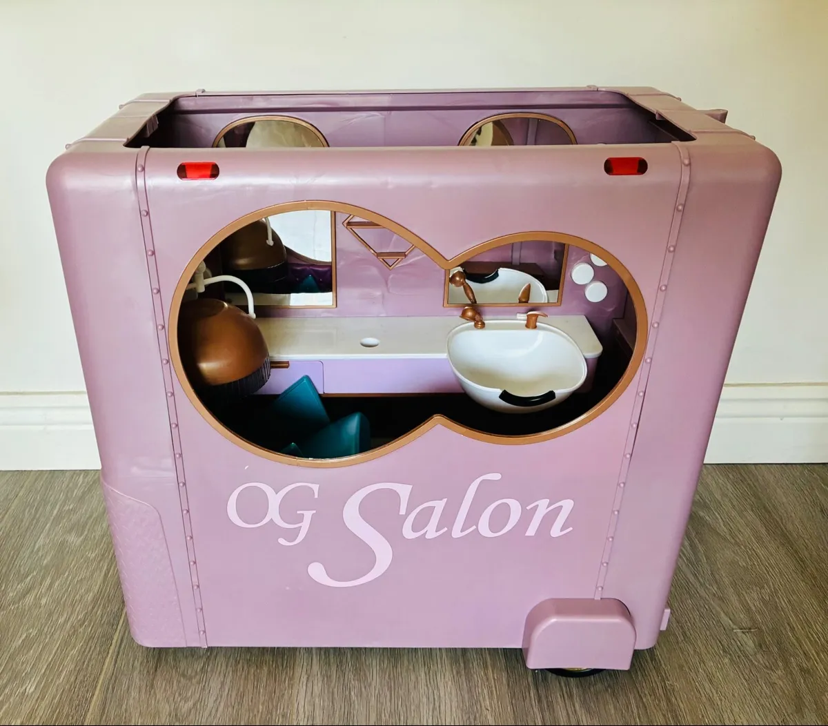 Salon on Wheels Foldable Hair Salon Trailer Playse - Image 1