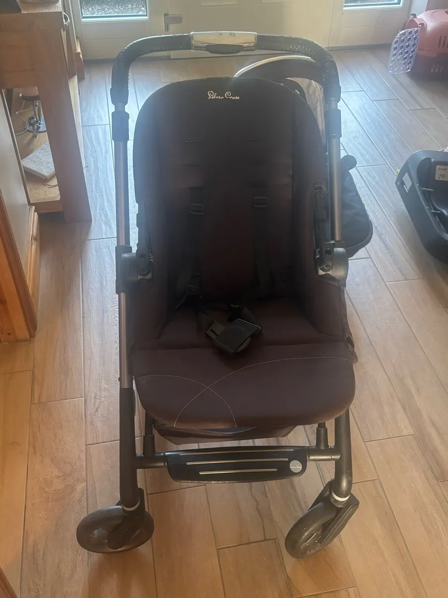3 Piece silver cross buggy - Image 4