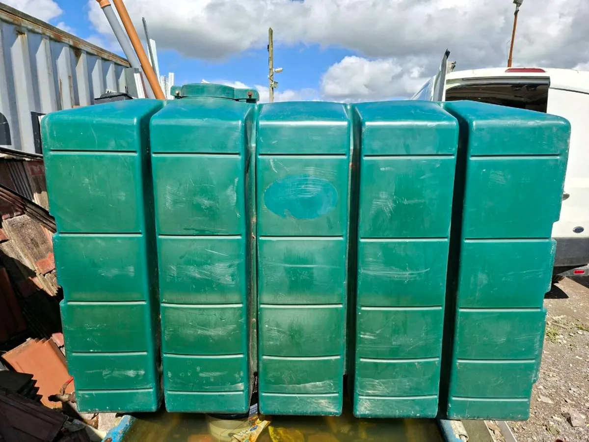 Oil tank