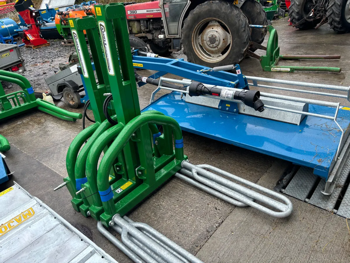 New Cashels Pick & Stack Bale Handlers - Image 1