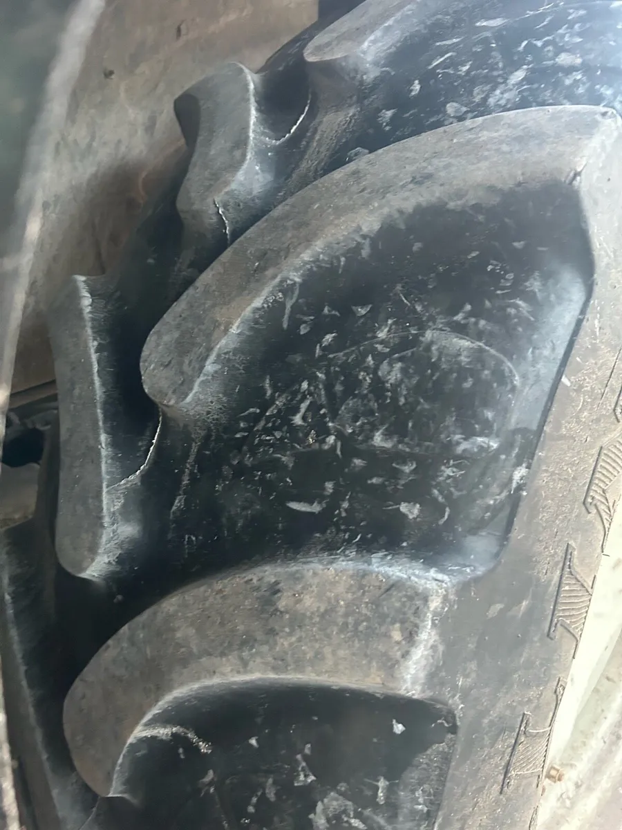 Tractor tyres - Image 2