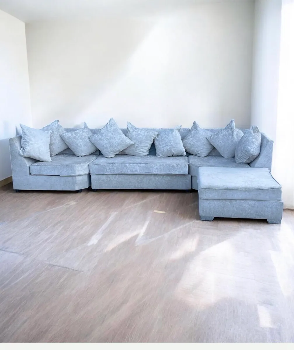 Large luxury modern corner sofa - Image 1