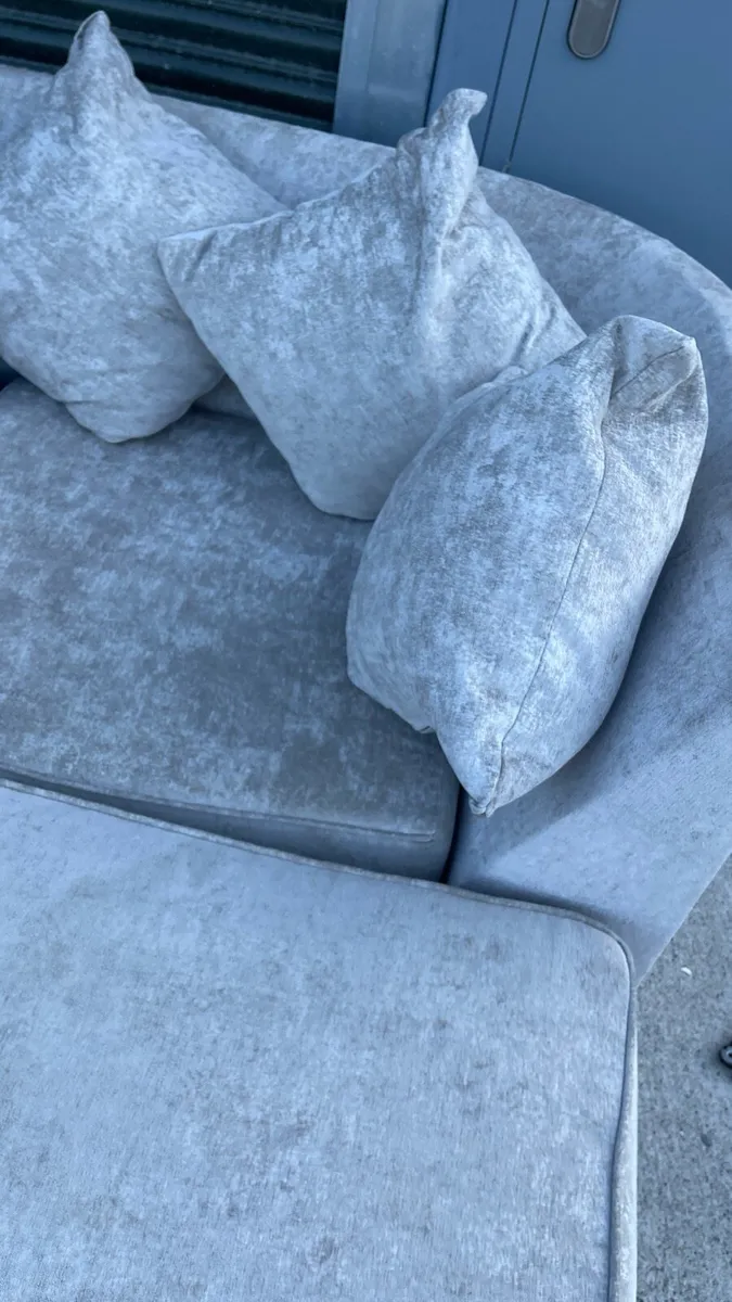 Large luxury modern corner sofa - Image 2