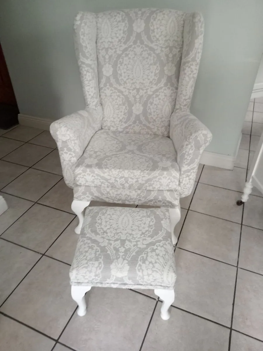 Queen Ann  Chair - Image 1