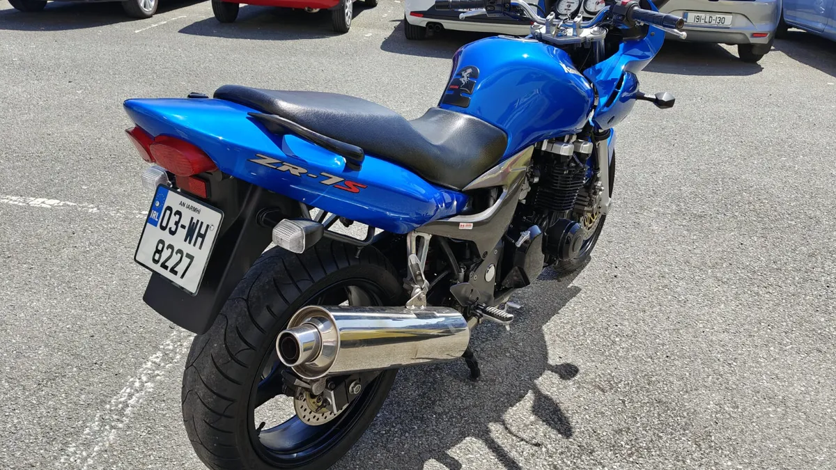 Kawasaki ZR-7S 2003 V.Low Kilometers Perfect Bike - Image 3
