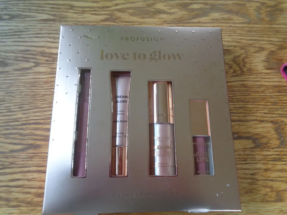 Profusion Love to Glow Beauty Set for Sale Profusi - Image 1