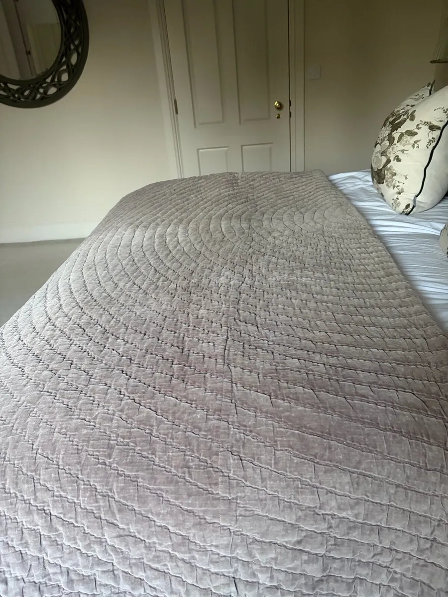 Blanc d’Ivoire luxury velvet bedspread - Image 3