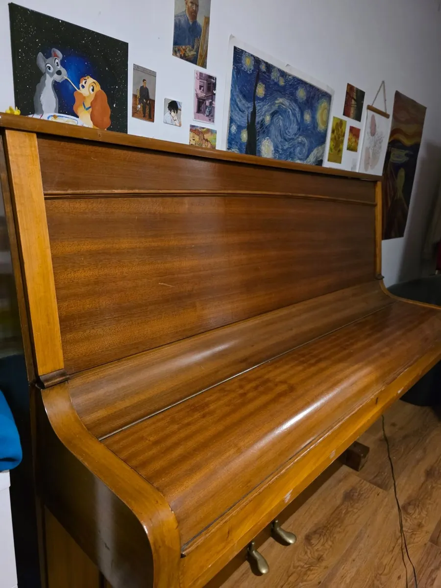 Piano - Image 1