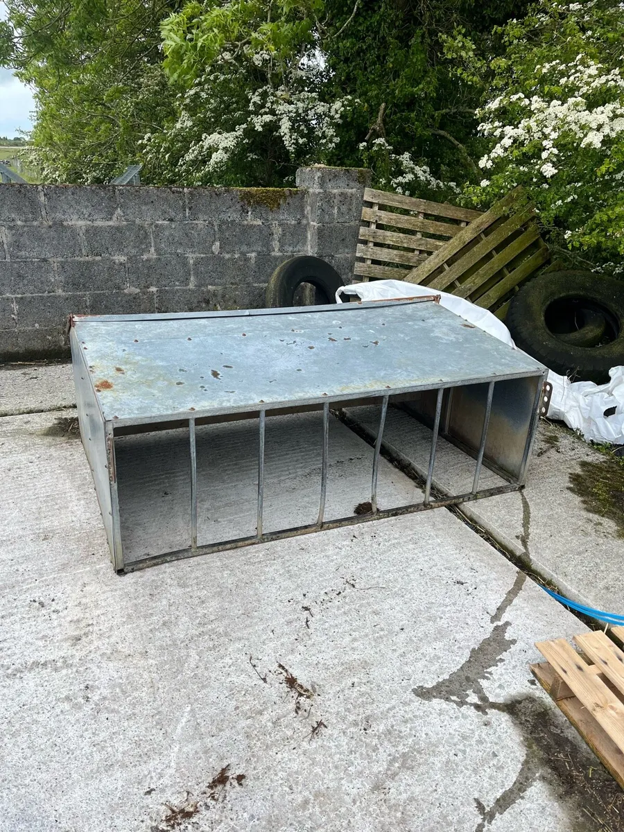 Lamb creep feeder - Image 1