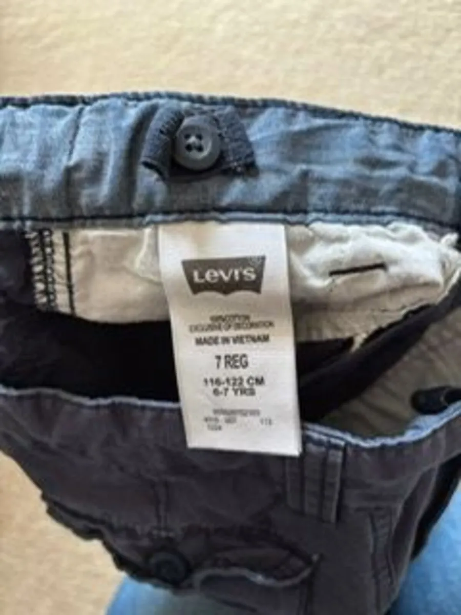 Levis Navy Cargo Shorts age 6-7 - Image 3