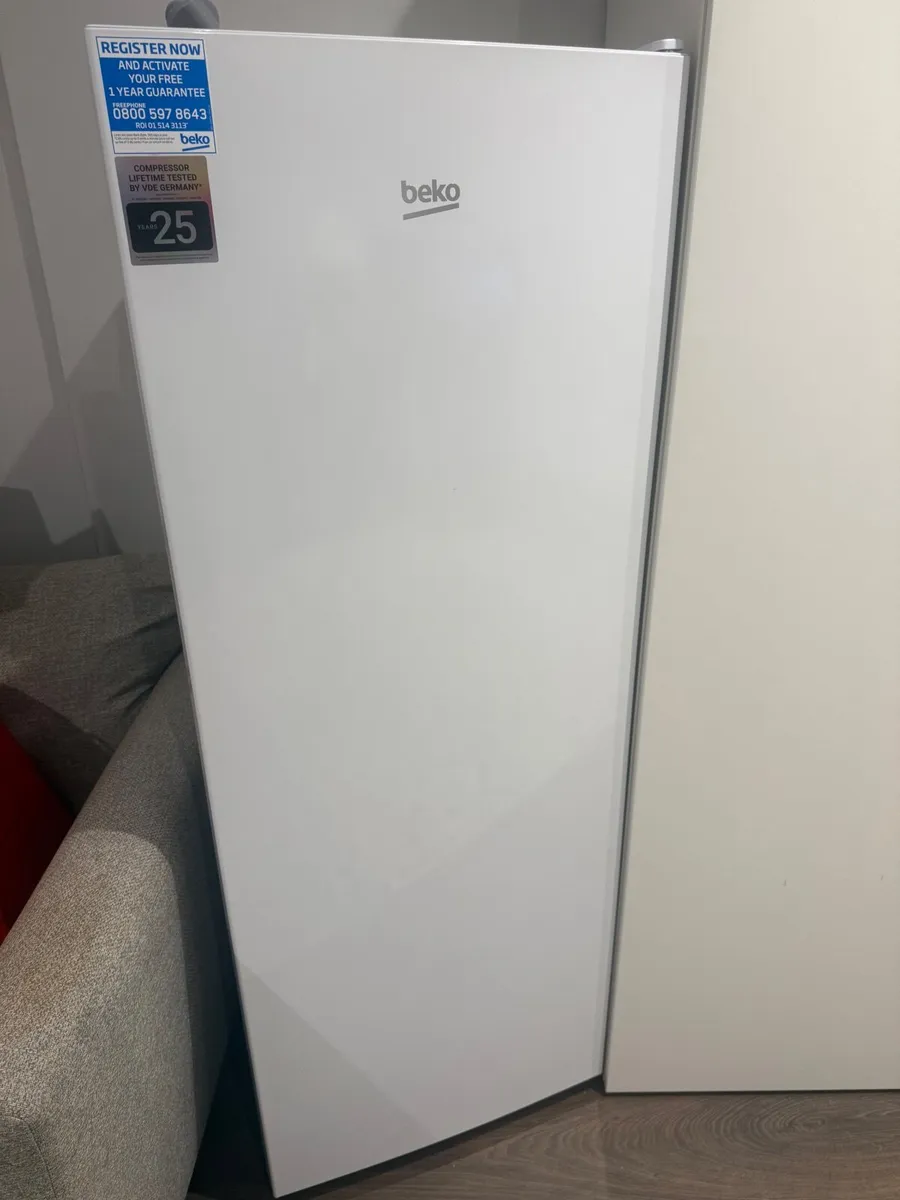 Below 252 L Fridge (LSG4545W) - Image 2