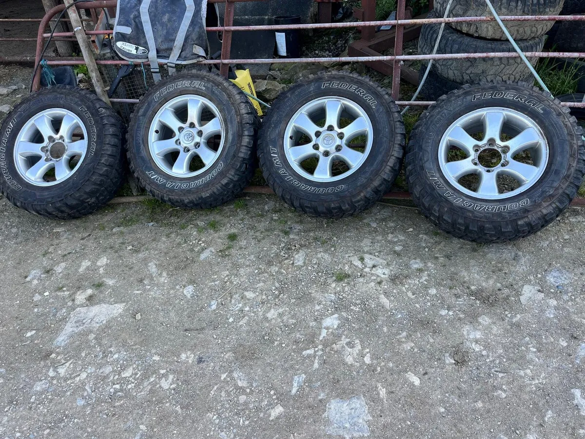 Toyota Landcruiser 17 inch alloy and tyres - Image 2