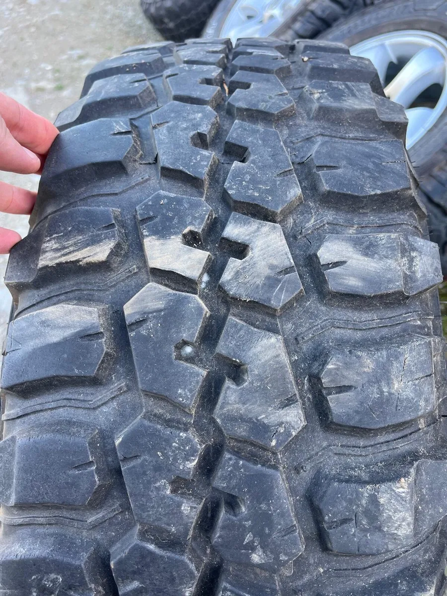 Toyota Landcruiser 17 inch alloy and tyres - Image 3