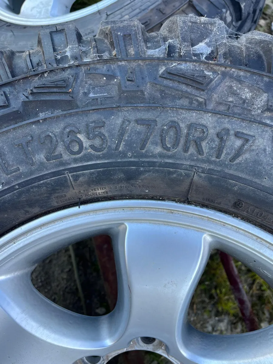 Toyota Landcruiser 17 inch alloy and tyres - Image 4