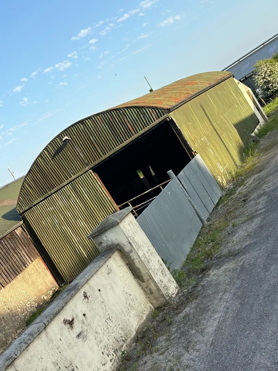 Hay shed - Image 1