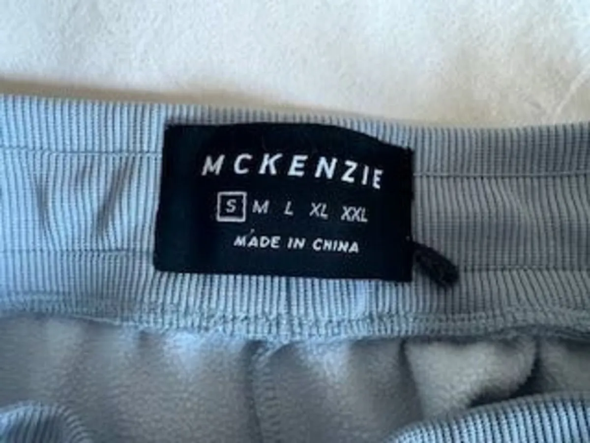 McKensie Men's Grey and White Shorts - Image 3