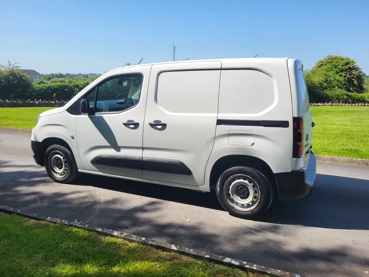 Toyota Proace  3 seater  1 owner - Image 3