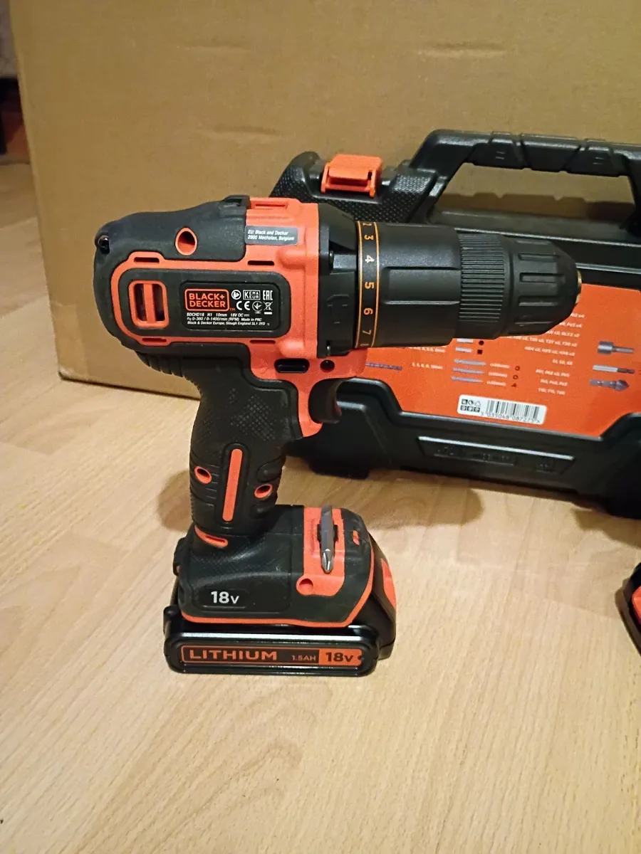 Black&Decker 18V  Hammer Drill and Impact Driver - Image 4