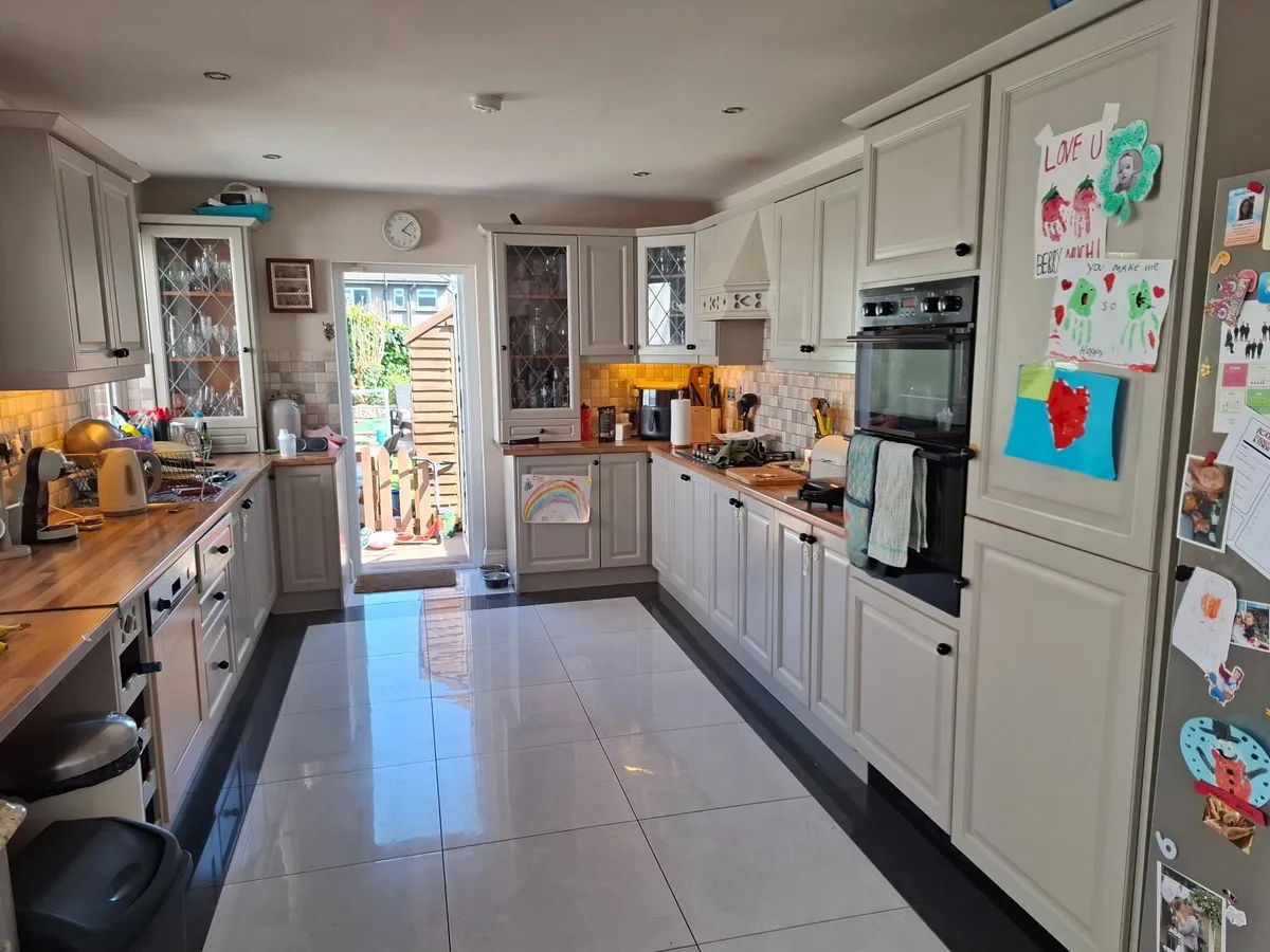 Full solid wood kitchen - Image 3