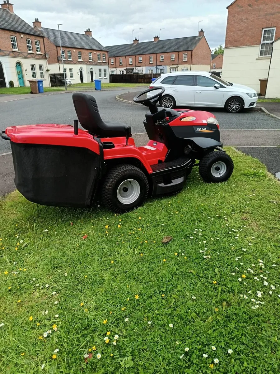 Castlegarden ride on lawnmower - Image 4